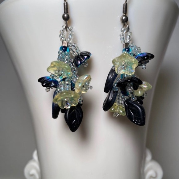 URANIUM Glass Bead Earrings Handmade Iridescent Beads Uranium Glowing Glass - Picture 7 of 10